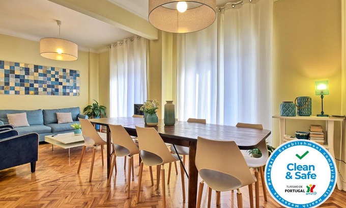 Lisbon Old Town Apartment | Almirante 2 Four Bedrooms