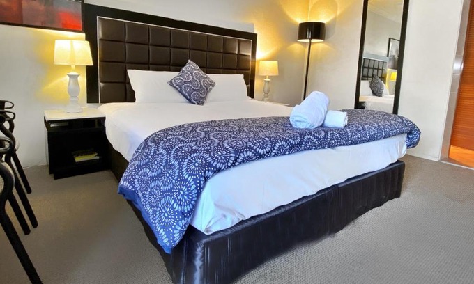 East Tamworth Hotel | Almond Inn