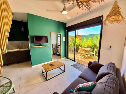 L'Etang-Sale Apartment | Aloes - Villa Salba. Panoramic view.