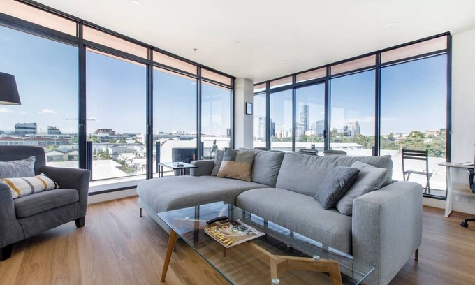 Cremorne Apartment | Aloft at Era with Sweeping Balcony Views