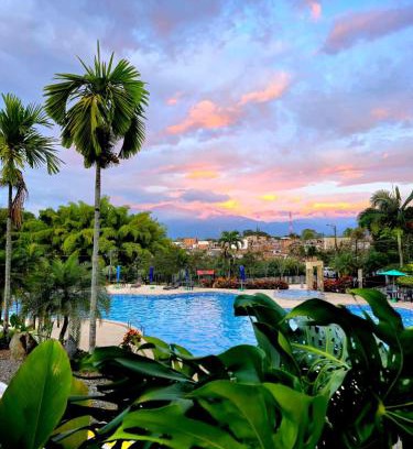 La Tebaida Apartment | Alojamiento Familiar para 21 - A 5min del Aeropuerto - Con 4 Pisincas - 3 Jacuzzi - By Molca Travel