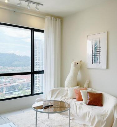 Kampung Sungai Raya Apartment | Alpaca - Spacious Tranquil