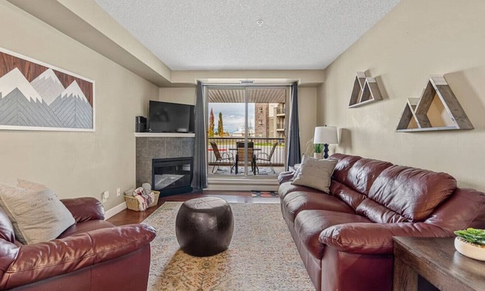 East Kootenay Apartment | Alpine Suite | Ground Floor | Central | Pool | Hot Tub