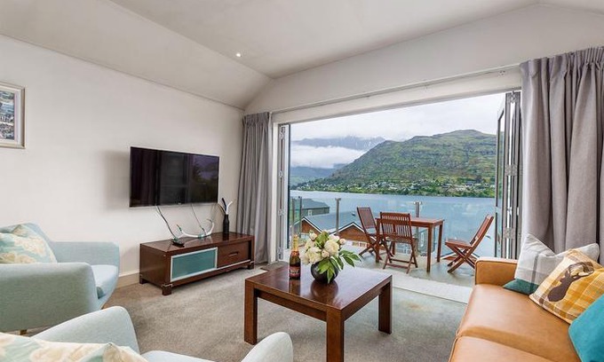 Queenstown Apartment | Alpine Village - 2 Bedroom Executive Apartment
