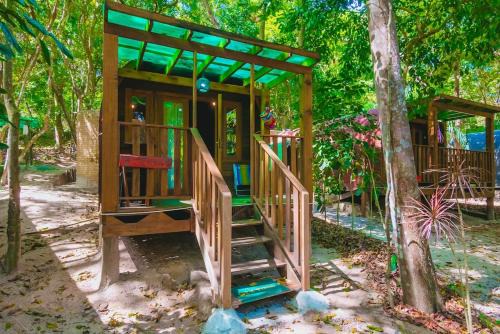 Acu da Torre Ski Chalet | Alquimia Zen IGLUs de eucalipto na Reserva Aruá