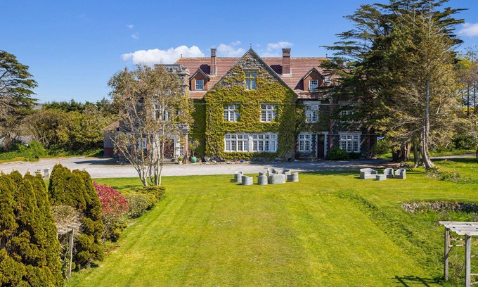 Newton Ferrers Cottage | ALSTON HALL, pet friendly, with pool in Battisborough Cross