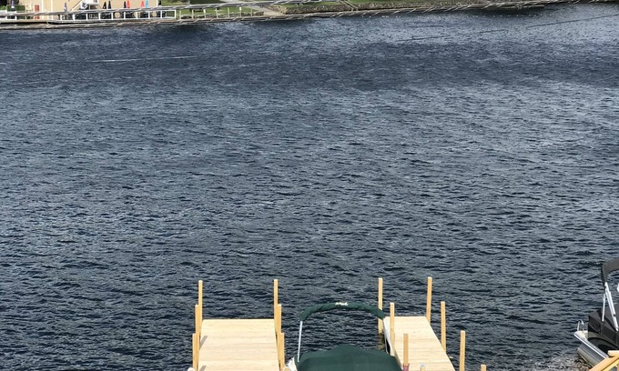 Alton Bay Cottage | Alton Bay 2 Bed Room Cottage with Dock