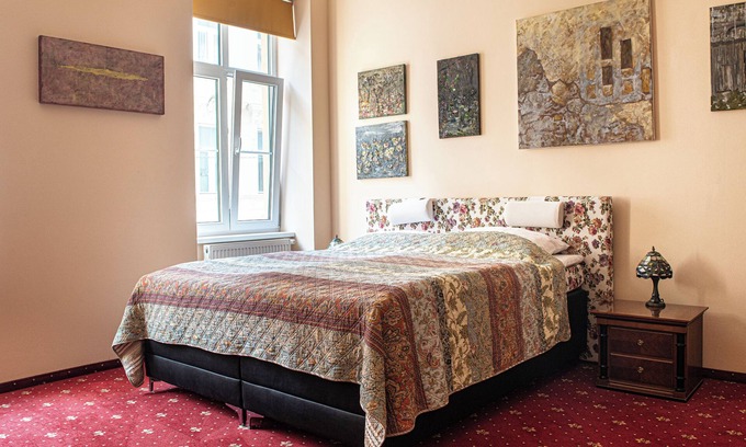 Funfhaus Hotel | Altwienerhof, a cozy and artistic studio with excellent connections in Vienna