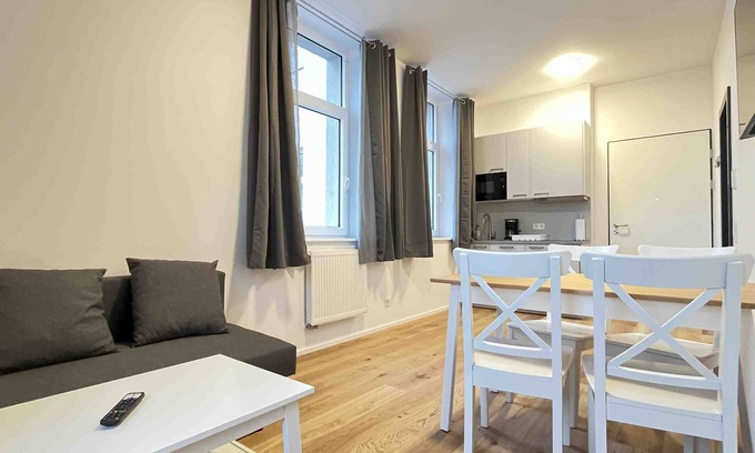 Amberg Apartment | (AM1062) Smart apartment for fitters