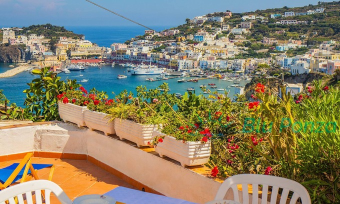 Ponza Apartment | Amador Apartment