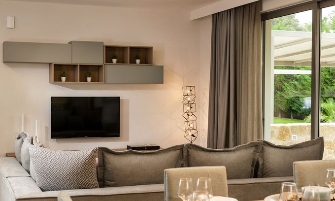 Perivolia Villa | Amaen Luxury House With Private Pool