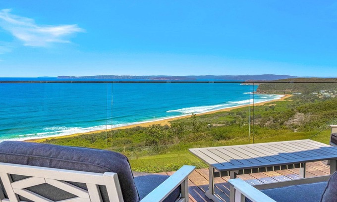 Killcare Heights House | Amazing 180 Degree Views by HolidayCo.