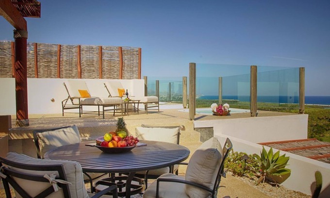 San Jose del Cabo Condo | Amazing 2-Story Penthouse With Rooftop Terrace & Private Jacuzzi near the beach