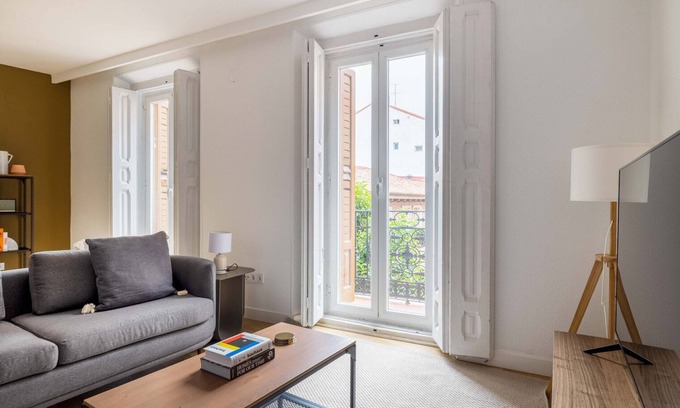 Barrio de La Latina Apartment | Amazing 2BR in La Latina, in the heart of Madrid, by Blueground