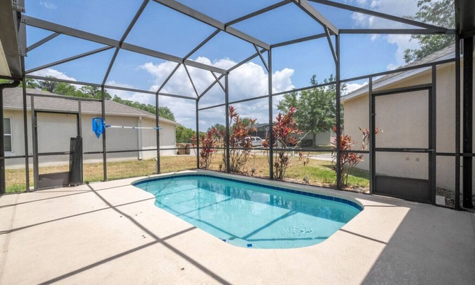 Trafalgar Village House | Amazing 4Bd Home Pool & BBQ Grill Trafalgar Resort