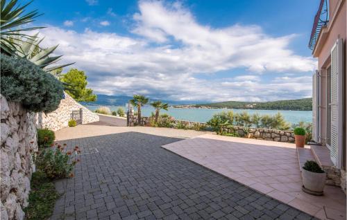 Cizici Apartment | Amazing Apartment In Cizici