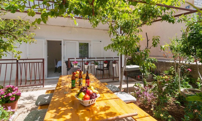 Dugi Rat Apartment | Amazing apartment in Dugi Rat with WiFi