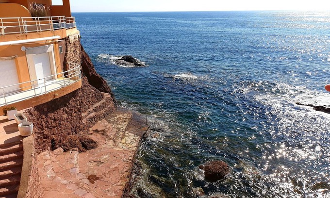 Le Trayas Apartment | Amazing apartment in the sea