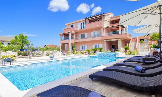 Grebastica Apartment | Amazing apartment in Grebastica