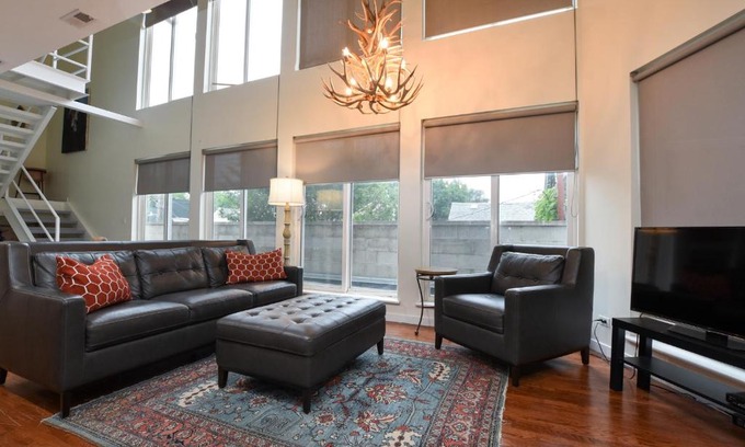 West Bucktown House | Amazing City Getaway. Perfect for Entertaining!