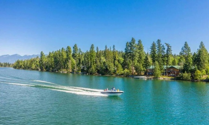 Bigfork House | Amazing Flathead River Location Gunner River Lodge