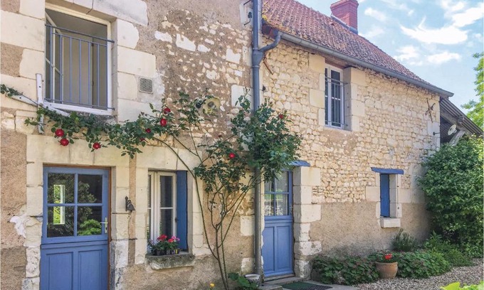 Civray-sur-Esves House | Amazing home in Civray s-Esves with 3 Bedrooms and WiFi