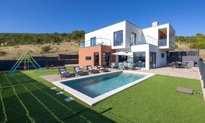 Krusvar House | Amazing home in Dicmo with kitchen