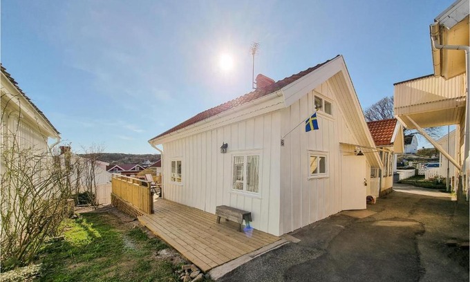 Kungshamn House | Amazing Home In Hovenäset With Kitchen