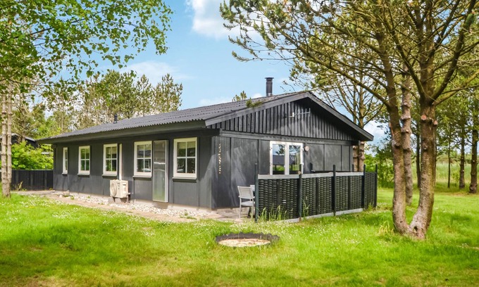 Houstrup House | Amazing home in Nørre Nebel with WiFi