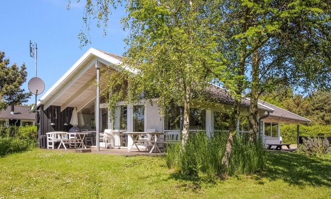 Marup House | Amazing home in Samsø with kitchen