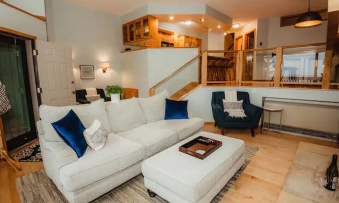 Tofte House | Amazing Lakefront Views! Mins to Lutsen Mountain!
