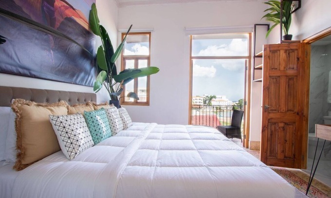 Casco Viejo Bed & Breakfast | AMAZING Location with Pool and Rooftop A13