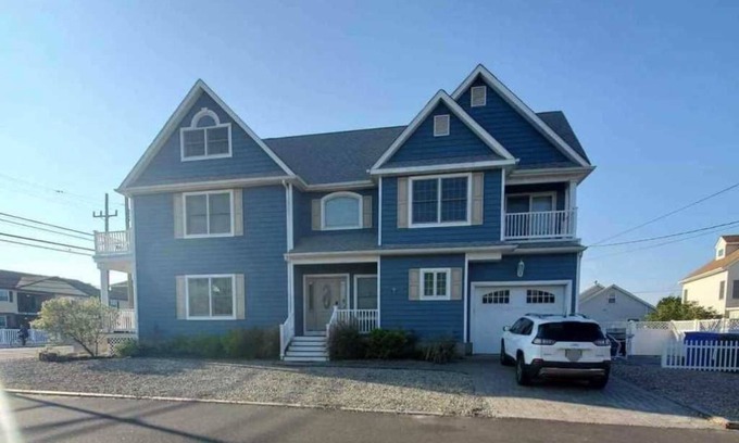 Normandy Beach House | Amazing Loctaion! One Block from the Beach!