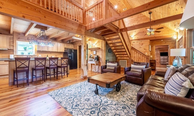 Kedron House | Amazing log cabin,12 min to Arrington Vineyards, 28 min to Nashville downtown.