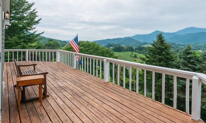 Burnsville Ski Chalet | Amazing Mountain Views at Blue Bird Cabin Come Enjoy Our Home