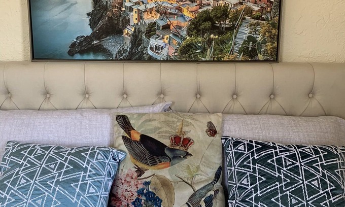 Ventura House | Amazing Native Ventura Beach Home 4 adults 3 kids