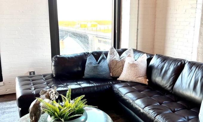 Mitchell Apartment | Amazing Riverfront Views - Steps from Arch