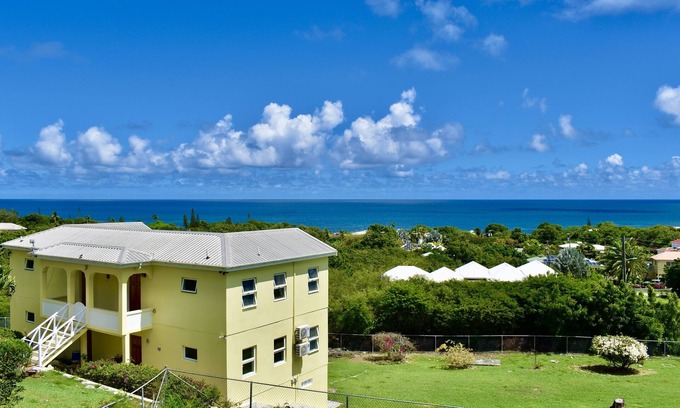 Cedar Grove Apartment | Amazing Sea-View Crosbies