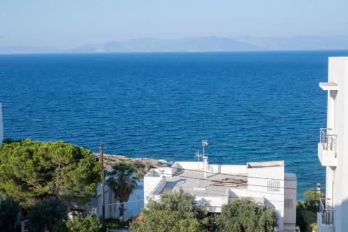 Rafina-Pikermi Apartment | Amazing Sea View, Rafina Port, Athens Airport, Self-Check-in