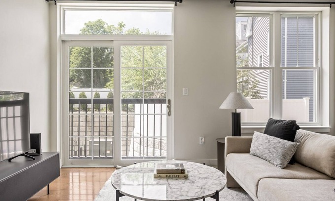 Prospect Hill Apartment | Amazing Somerville 1BR w/Gym & W/D, near Green Line, by Blueground