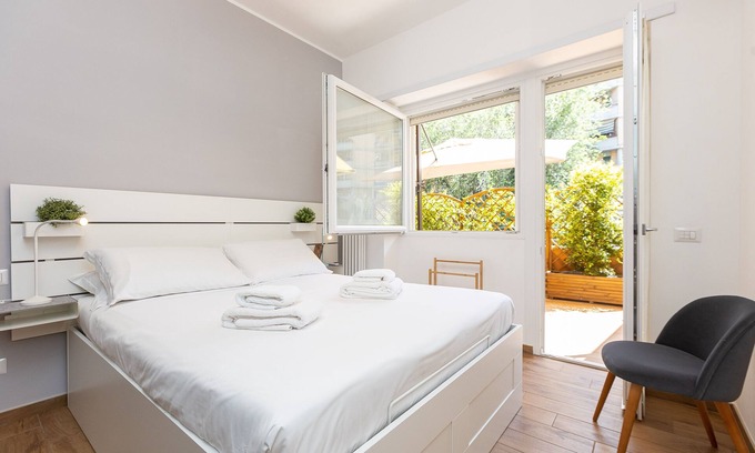 Gianicolense Apartment | Amazing Viale Trastevere with Terrace