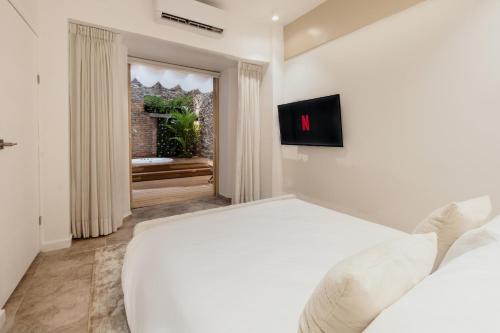 Casco Viejo Apartment | AmazINN Places Casco Viejo Jacuzzi, Adults only