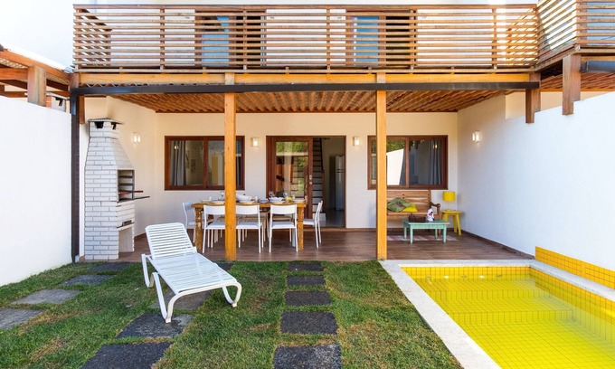 Mambucaba House | Ambar - Sea front charming house, 1.5kms from old town, swimming pool, BBQ. WiFi