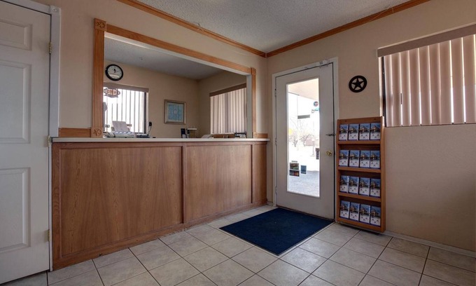Comanche Hotel | Americas Best Value Inn Comanche