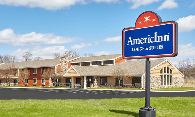 Burlington Hotel | AmericInn by Wyndham Burlington
