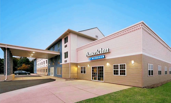 Dodgeville Hotel | AmericInn by Wyndham Dodgeville