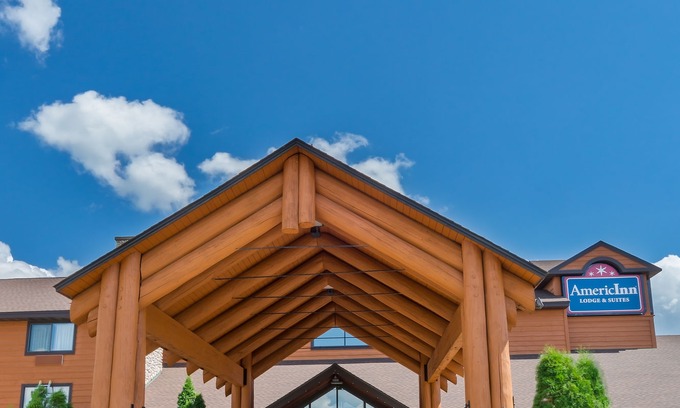 Wisconsin Dells Hotel | AmericInn by Wyndham Wisconsin Dells