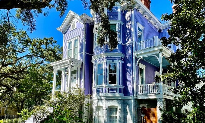 Historic Downtown Savannah Bed & Breakfast | Amethyst Garden