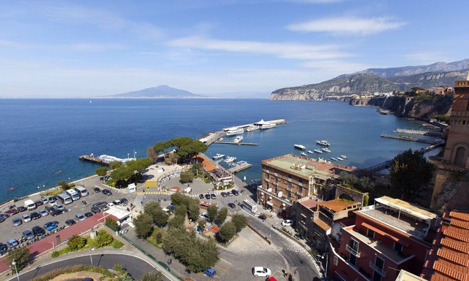 Pogerola Apartment | AMORE RENTALS - Appartamento La Terrazza sul Porto with Sea View, Beach Front