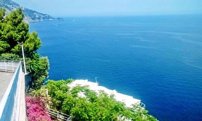 Praiano Ski Chalet | AMORE RENTALS - Casa Gianna with Sea View and Direct Access to the Sea